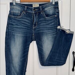 BKE Stella Skinny Mid-Rise Crop Jeans